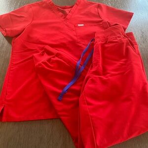 Figs scrubs winning red medium petite